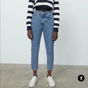 ZARA Mom fit jeans in blue size 6